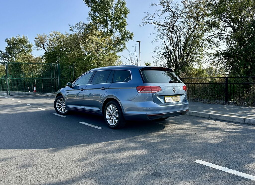 Volkswagen Passat 2.0 Tdi Bluemotion Tech Se Business Dsg Blue #2