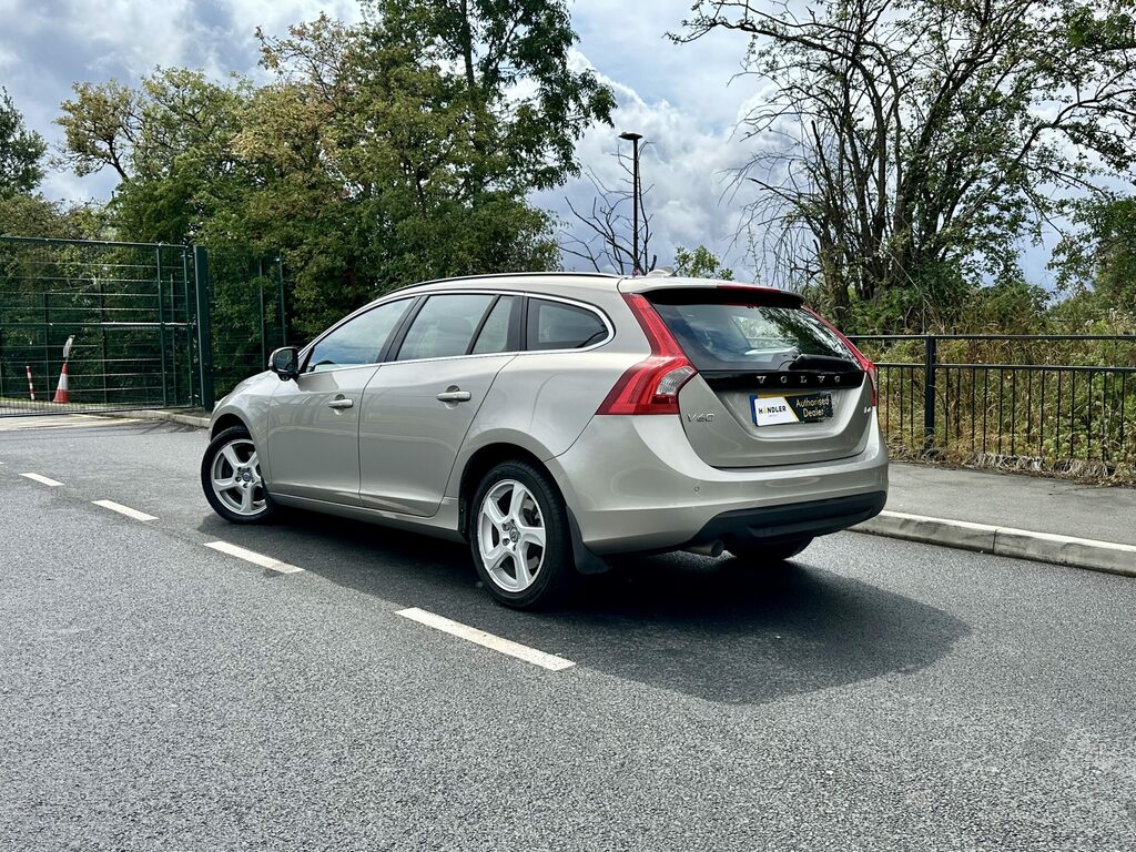 Volvo V60 2.0 D4 Se Nav Geartronic Euro 5 Ss 5D... Gold #3