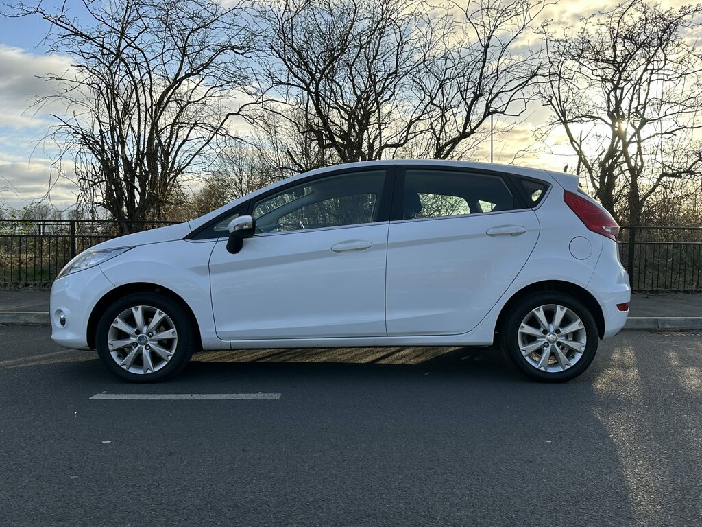 Ford Fiesta 1.25 Zetec White #5