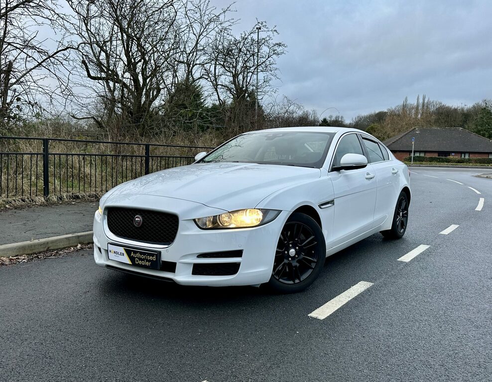 Jaguar XE 2.0D Prestige Euro 6 Ss White #3