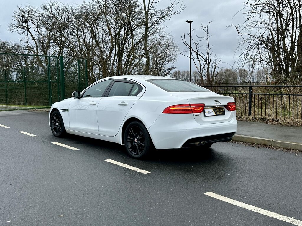 Jaguar XE 2.0D Prestige Euro 6 Ss White #6