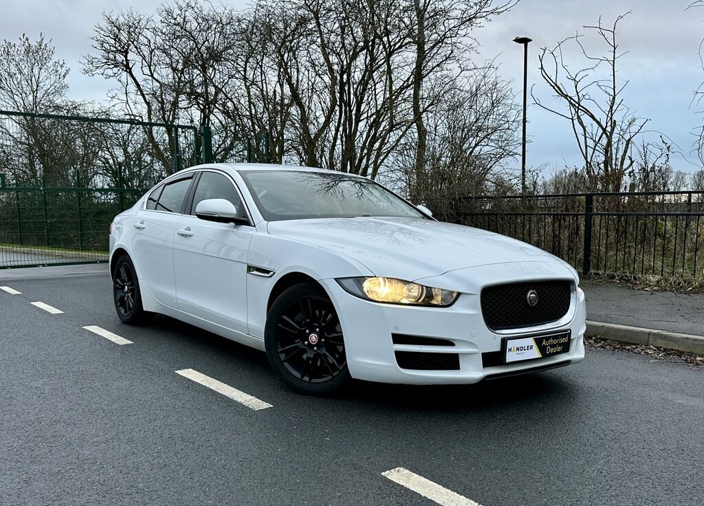 Jaguar XE 2.0D Prestige Euro 6 Ss White