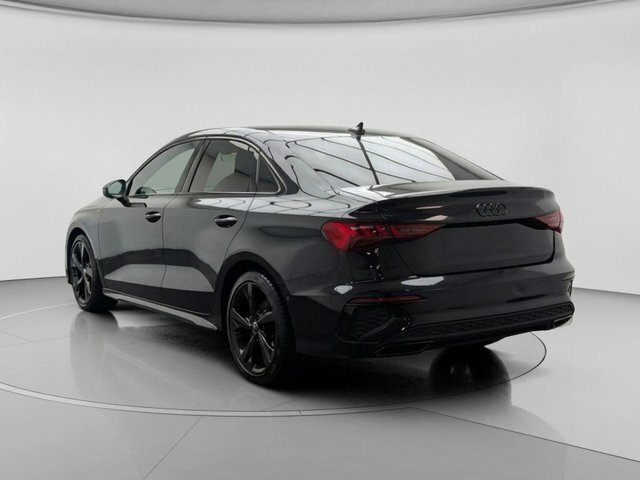 Audi A3 Tfsi 35 S Line HJ21YJE Black #4