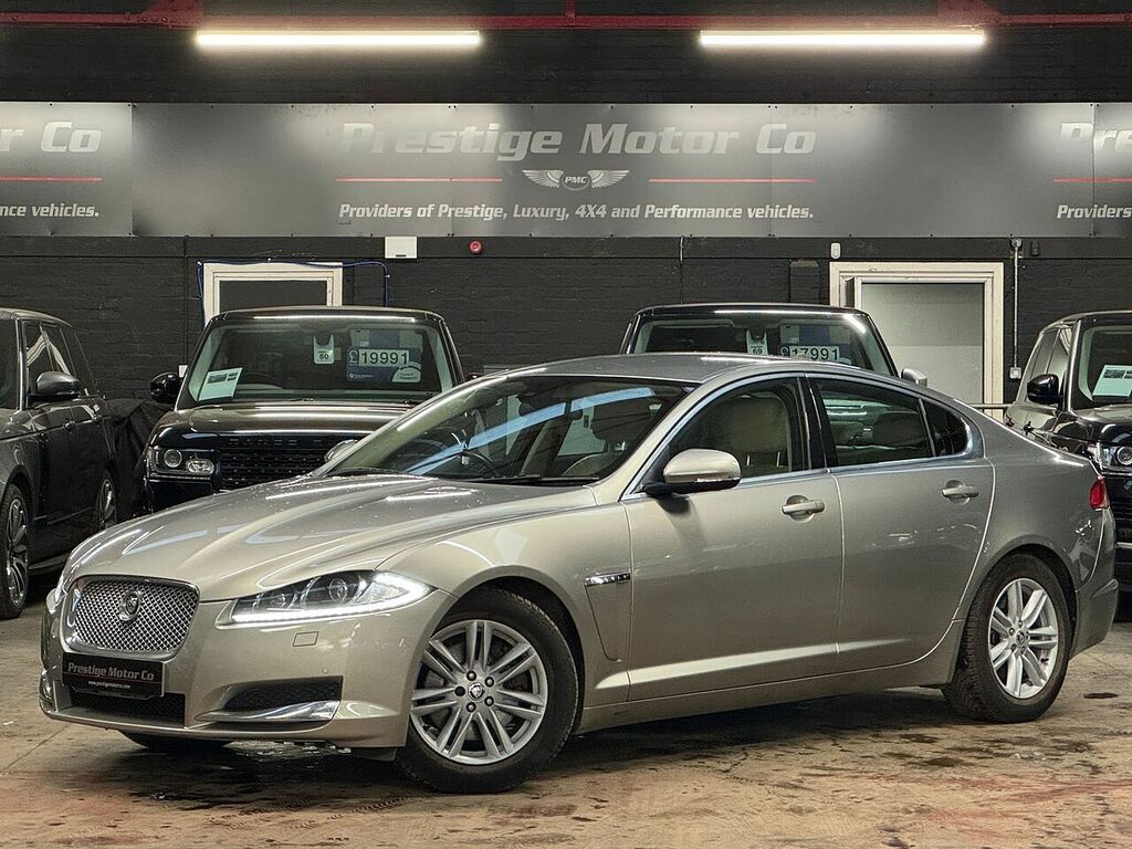 Jaguar XF D V6 Luxury Gold