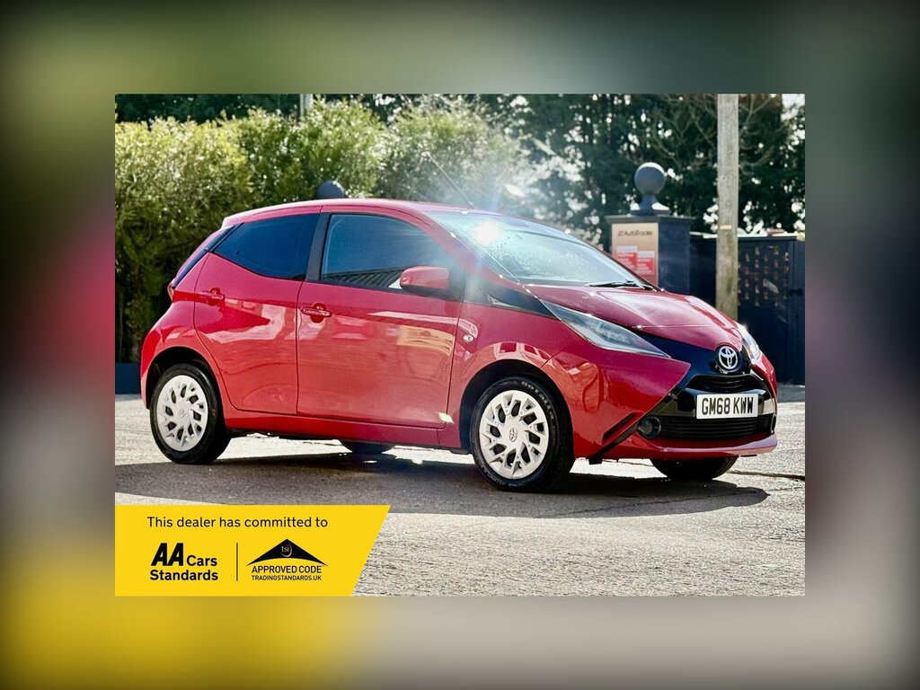 Toyota Aygo 1.0 Vvt-i X-play X-shift Euro 6 Red