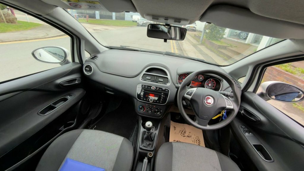 Fiat Punto 1.2L Pop MK65RSY White #2