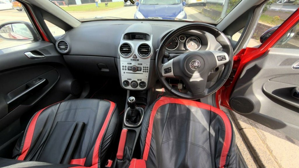Vauxhall Corsa 1.2L Sxi DY60NYC Red #2