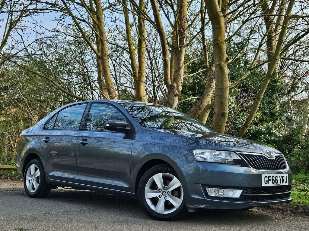 Skoda Rapid Hatchback 1.4 Tdi Se Dsg Euro 6 Ss 201666 Grey