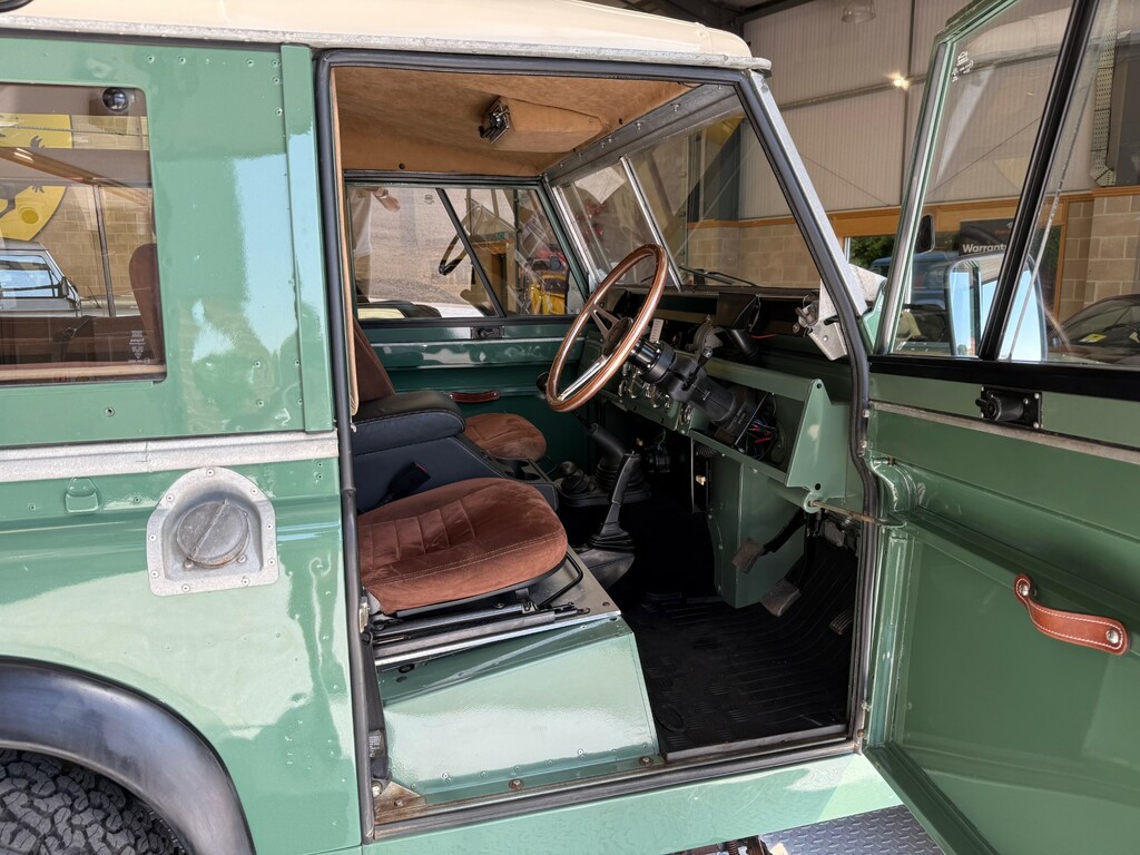 Land Rover Defender 90 90 Hard Top Blue #17