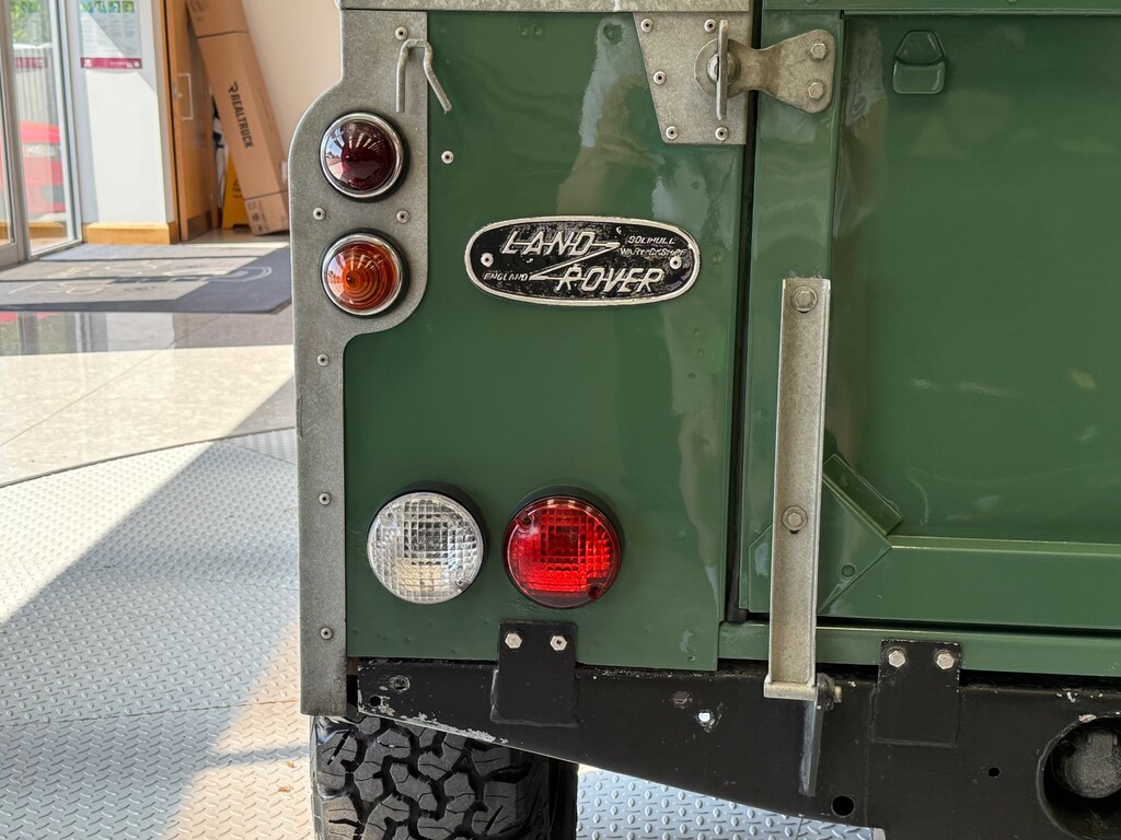 Land Rover Defender 90 90 Hard Top Blue #10