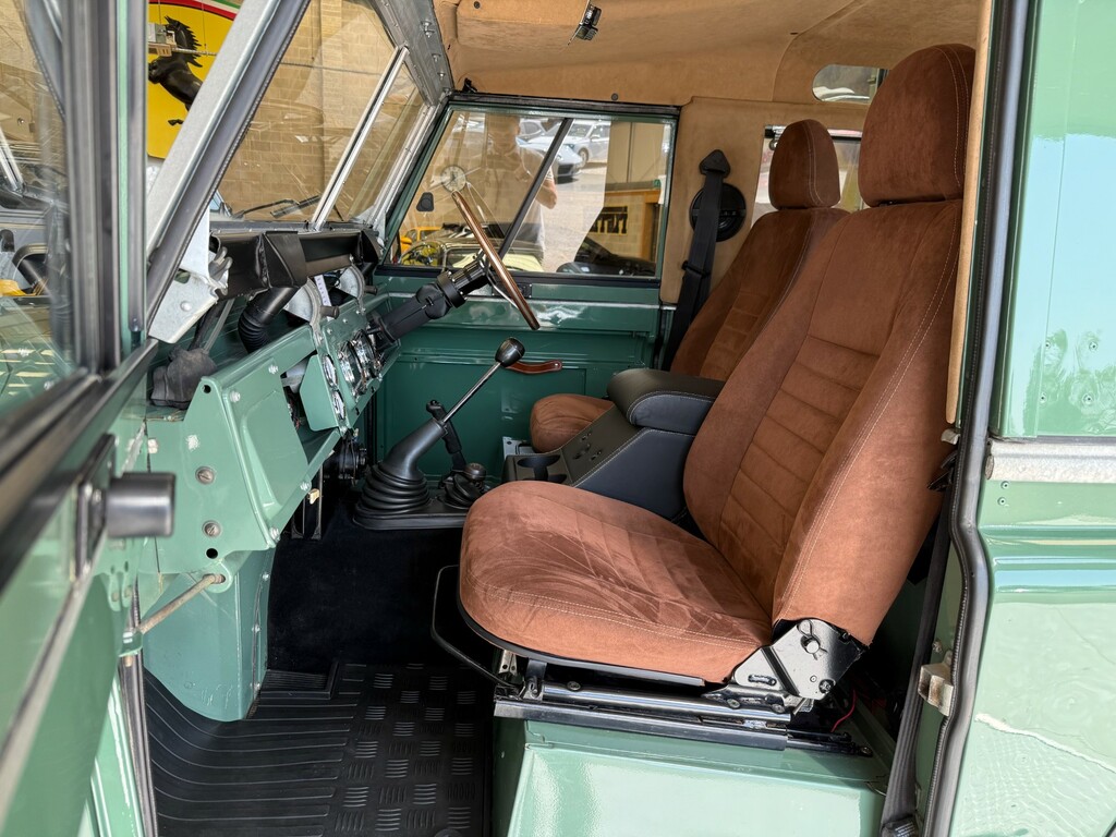 Land Rover Defender 90 90 Hard Top Blue #30