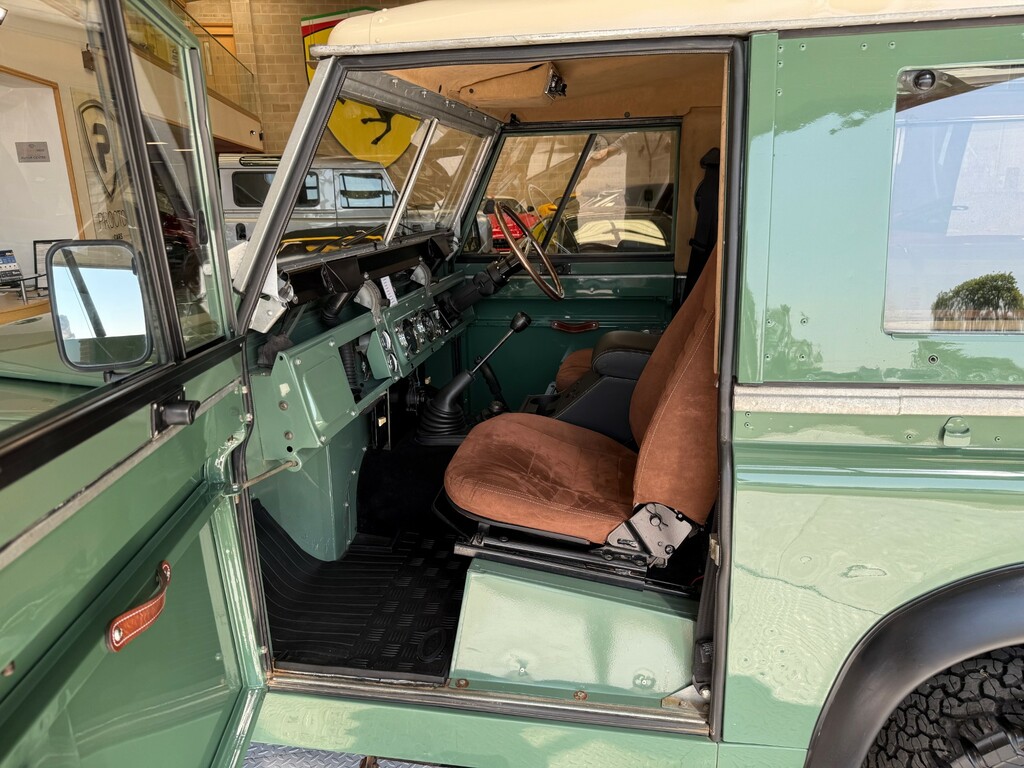Land Rover Defender 90 90 Hard Top Blue #26