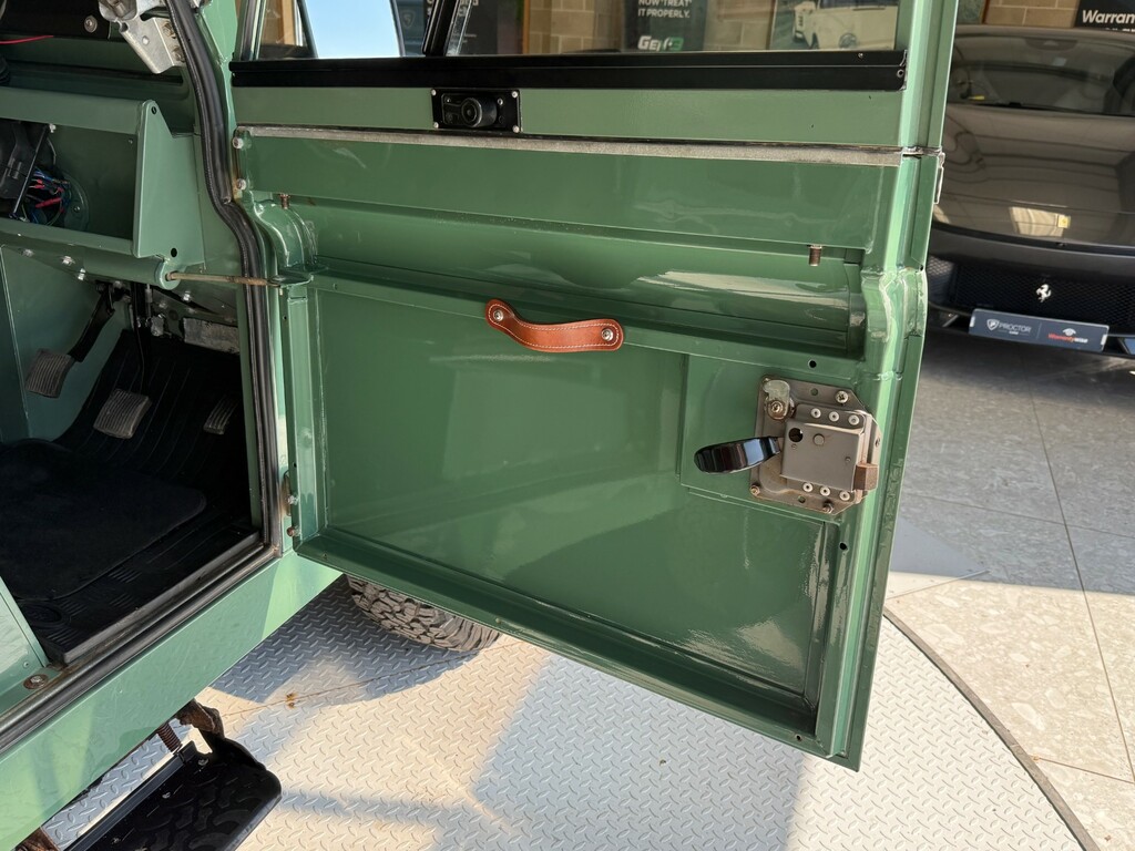 Land Rover Defender 90 90 Hard Top Blue #16