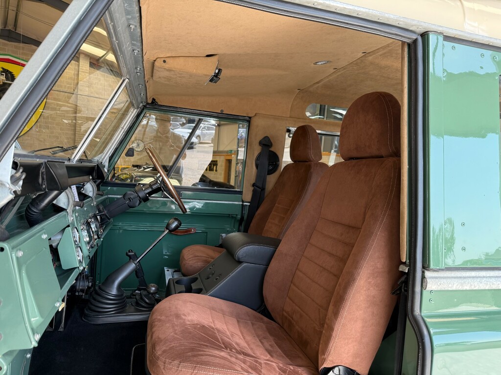 Land Rover Defender 90 90 Hard Top Blue #29