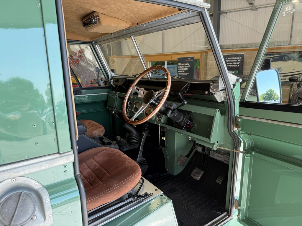 Land Rover Defender 90 90 Hard Top Blue #18