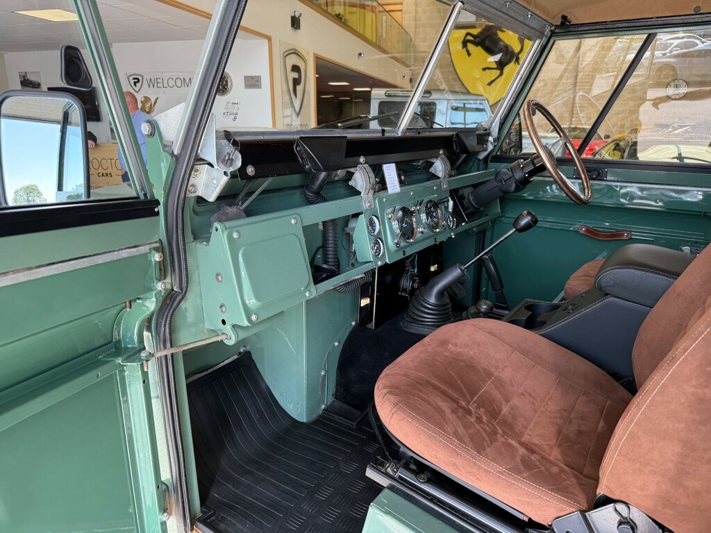 Land Rover Defender 90 90 Hard Top Blue #27