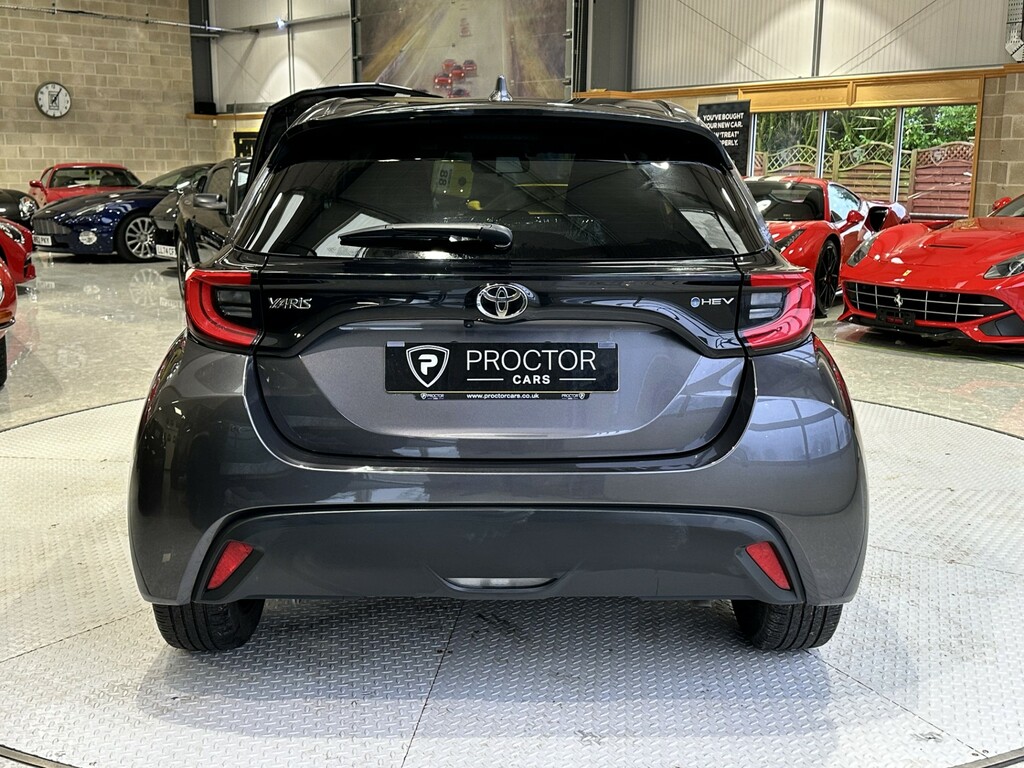 Toyota Yaris 1.5 Vvt-h Design E-cvt Euro 6 Ss YT74ZKP #6