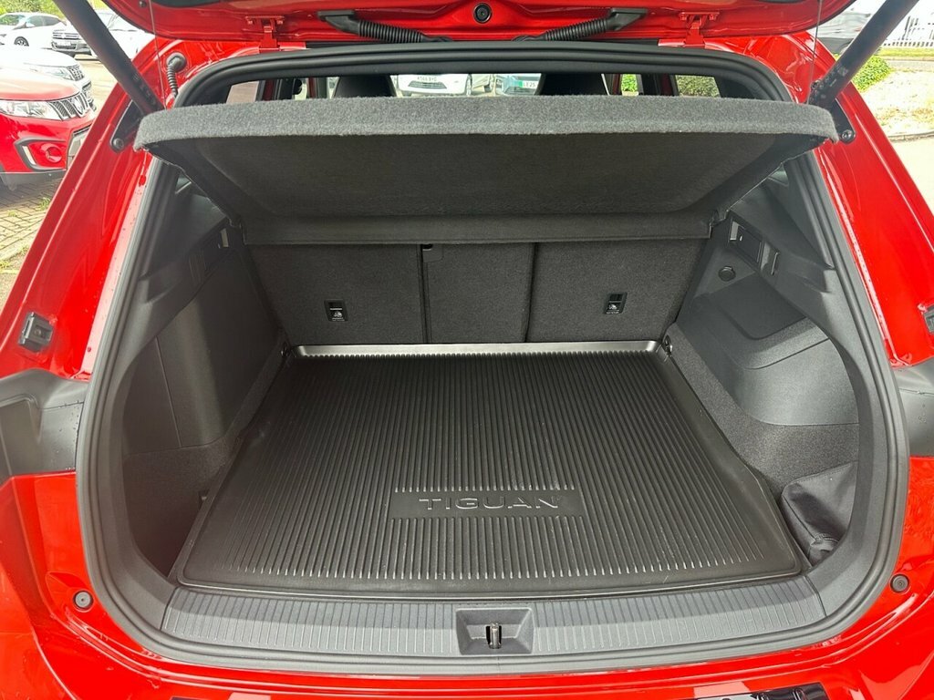 Volkswagen Tiguan 1.5L R-line GU74VKP Red #4