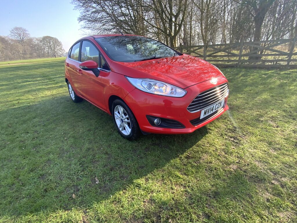 Ford Fiesta 1.0 Zetec Hatchback Red