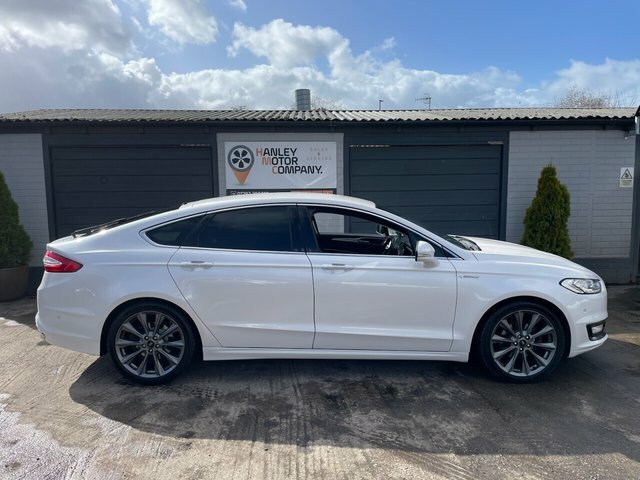 Ford Mondeo 2.0 Tdci Vignale Hatchback Powershift E HK67URG White #5