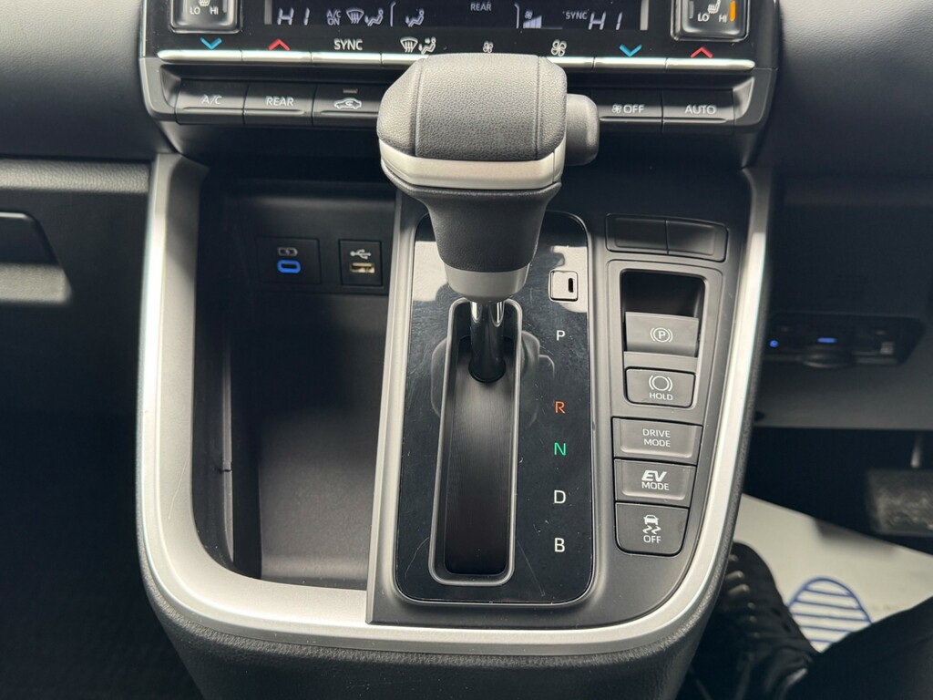 Toyota Voxy 2007 Registered. Imported In 2022 Silver #31