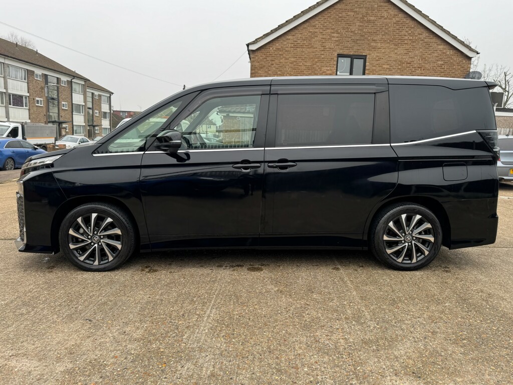 Toyota Voxy 2007 Registered. Imported In 2022 Silver #8