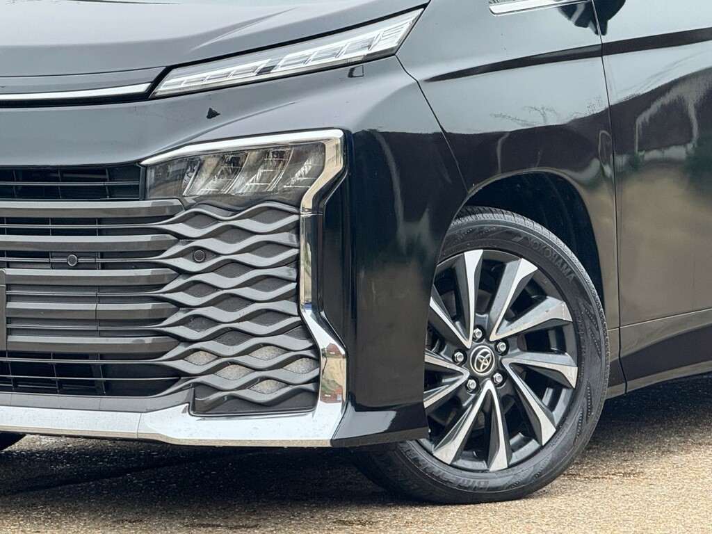 Toyota Voxy 2007 Registered. Imported In 2022 Silver #70