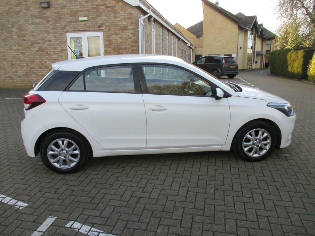 Hyundai I20 1.2 Se Euro 6 SL17EUV White #6