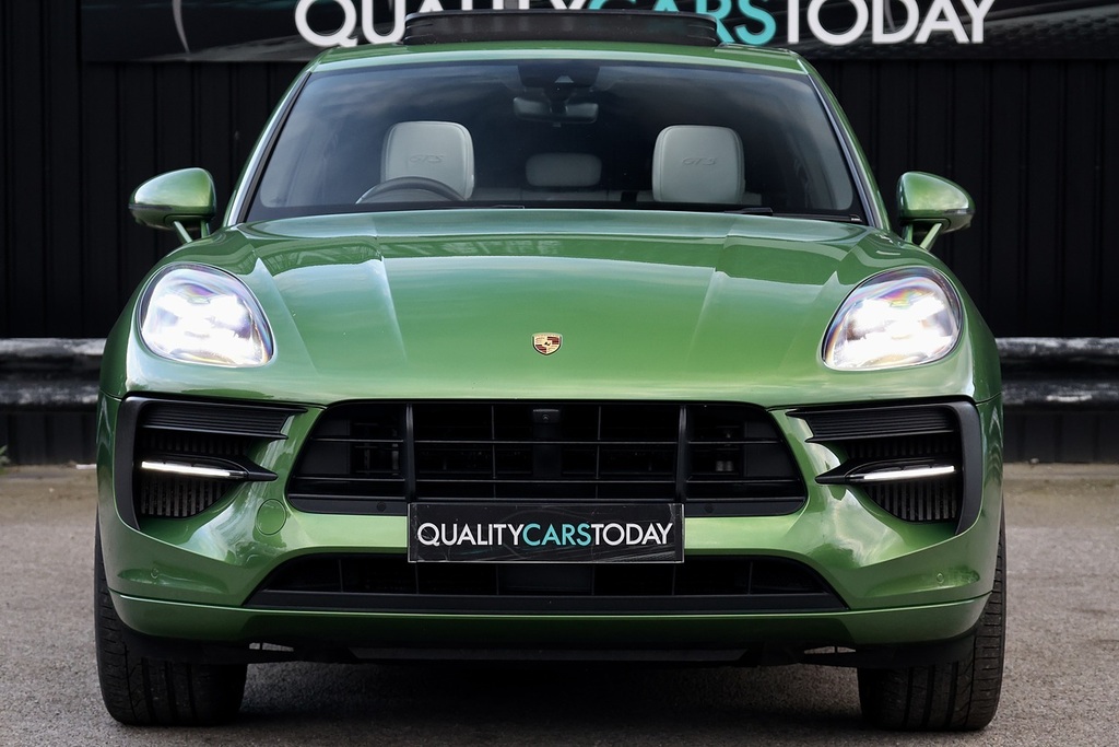 Porsche Macan Macan Gts SY70YYC Green #4