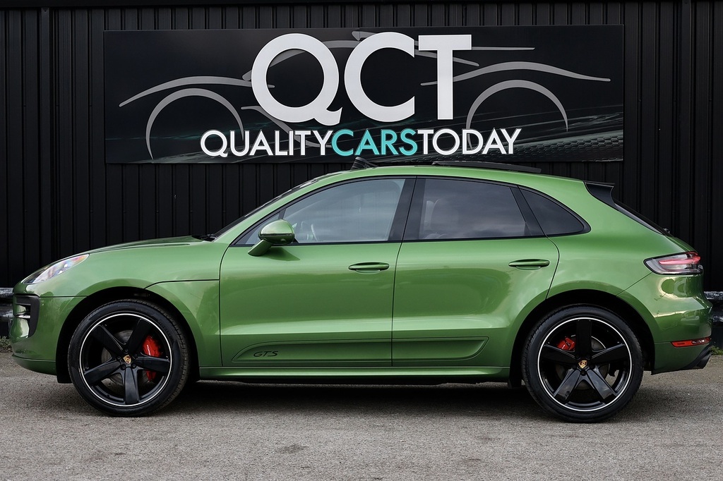 Porsche Macan Macan Gts SY70YYC Green #2