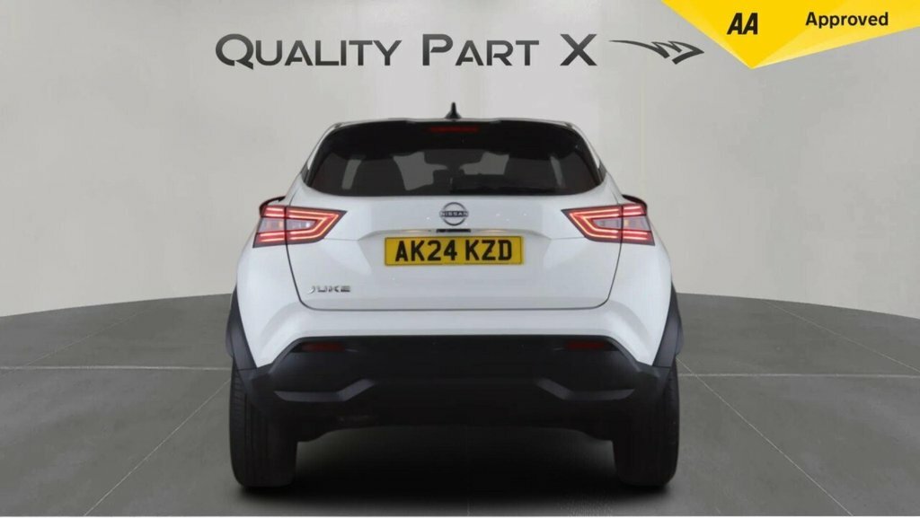 Nissan Juke Suv AK24KZD White #6