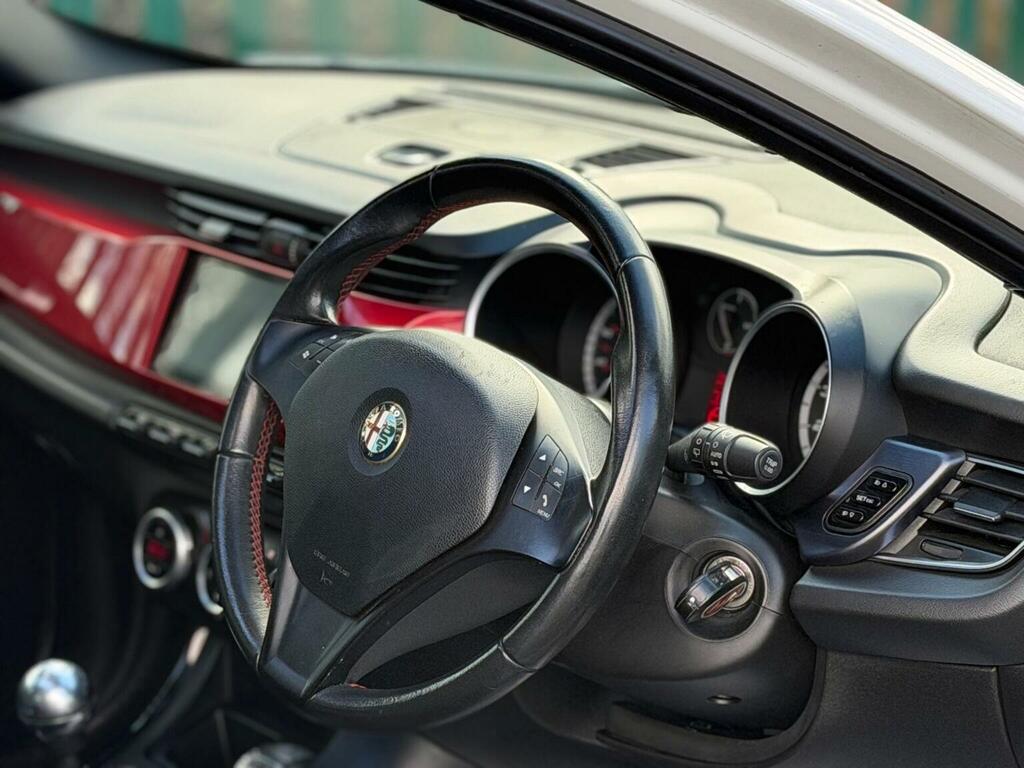 Alfa Romeo Giulietta 1750 Tbi Cloverleaf Euro 5 201161 White #2