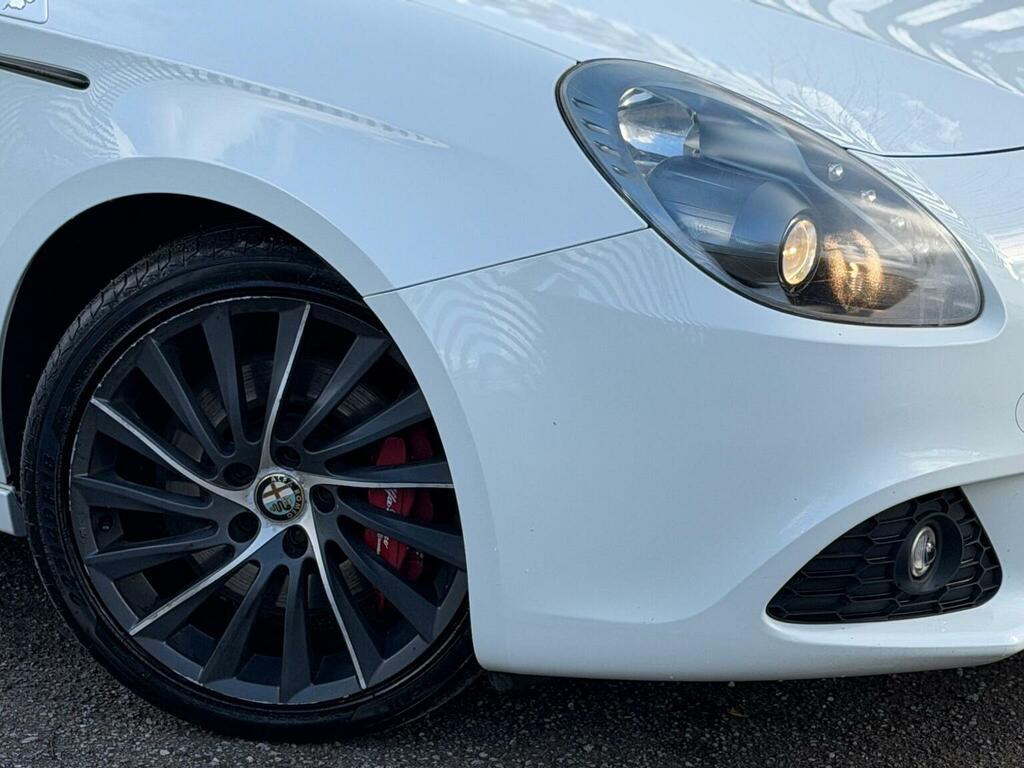 Alfa Romeo Giulietta 1750 Tbi Cloverleaf Euro 5 201161 White #3
