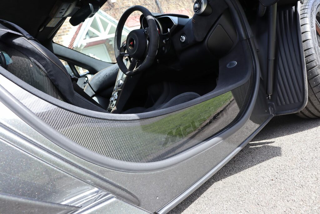 McLaren 650S Coupe 3.8T Black #13