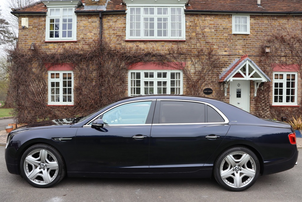 Bentley Flying Spur Saloon Blue #4