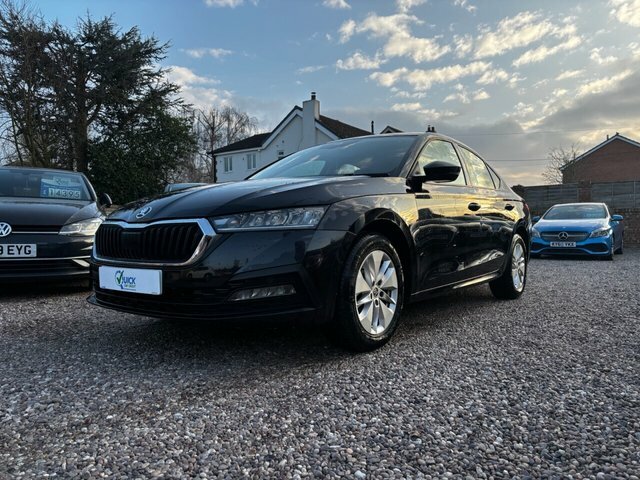 Skoda Octavia 1.5 Tsi Act Se Technology Hatchback Man GL70AFV Black #5