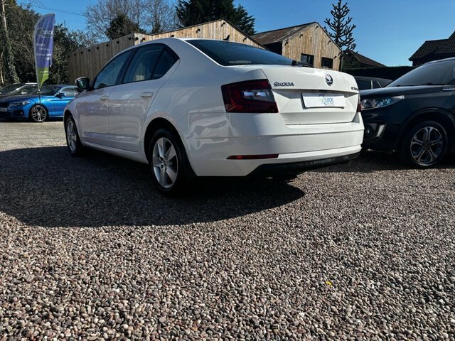 Skoda Octavia 1.4 Tsi Se Hatchback Euro 6 S S White #4