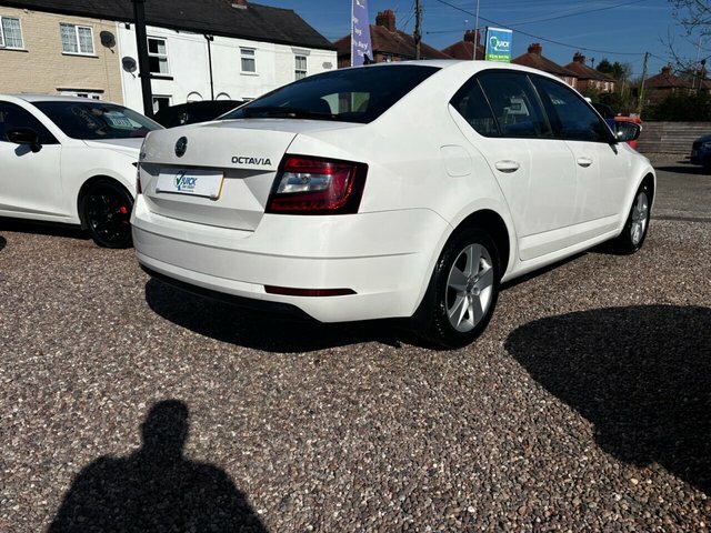 Skoda Octavia 1.4 Tsi Se Hatchback Euro 6 S S White #2