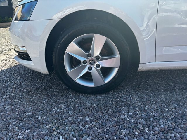Skoda Octavia 1.4 Tsi Se Hatchback Euro 6 S S White #6
