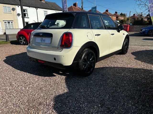 Mini Hatch 1.5 Cooper D Hatchback Euro 6 S SD18ZSO White #2