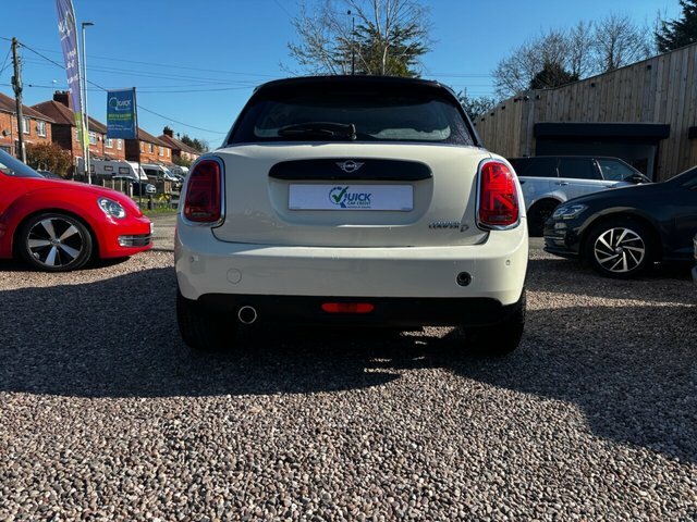 Mini Hatch 1.5 Cooper D Hatchback Euro 6 S SD18ZSO White #3