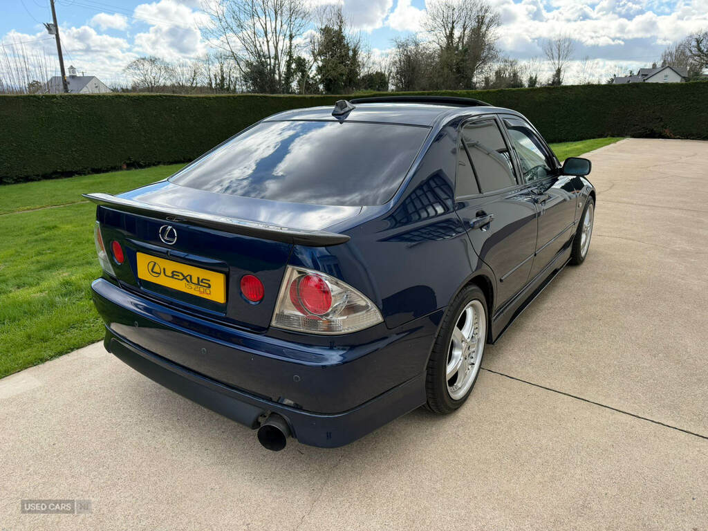 Lexus IS 200 2.0 Se Blue #3