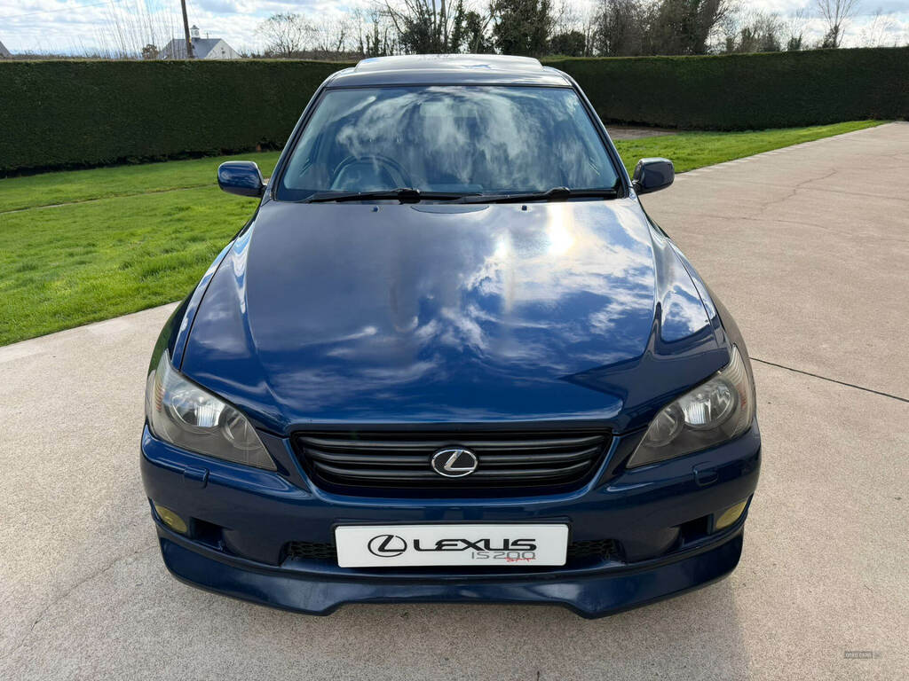 Lexus IS 200 2.0 Se Blue #4