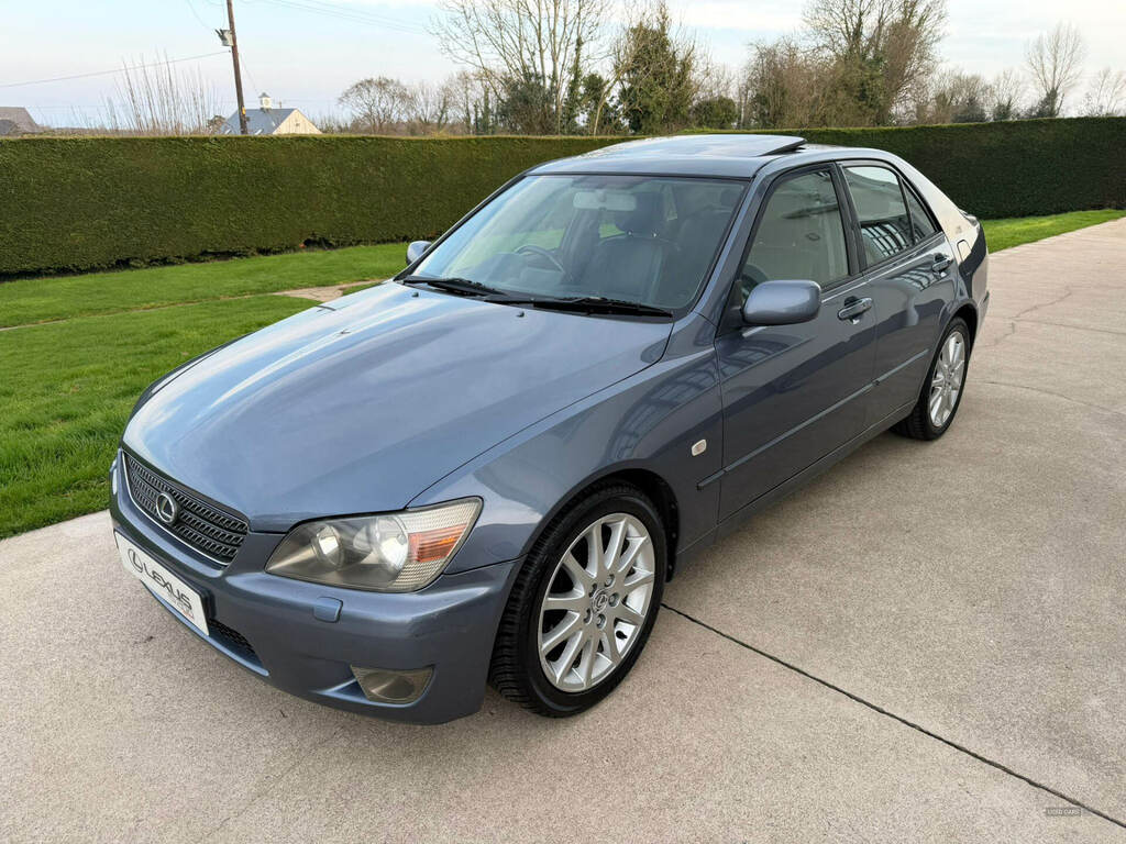 Lexus IS 200 2.0 Se Blue