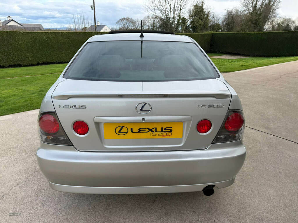 Lexus IS 200 2.0 Sport Silver #4