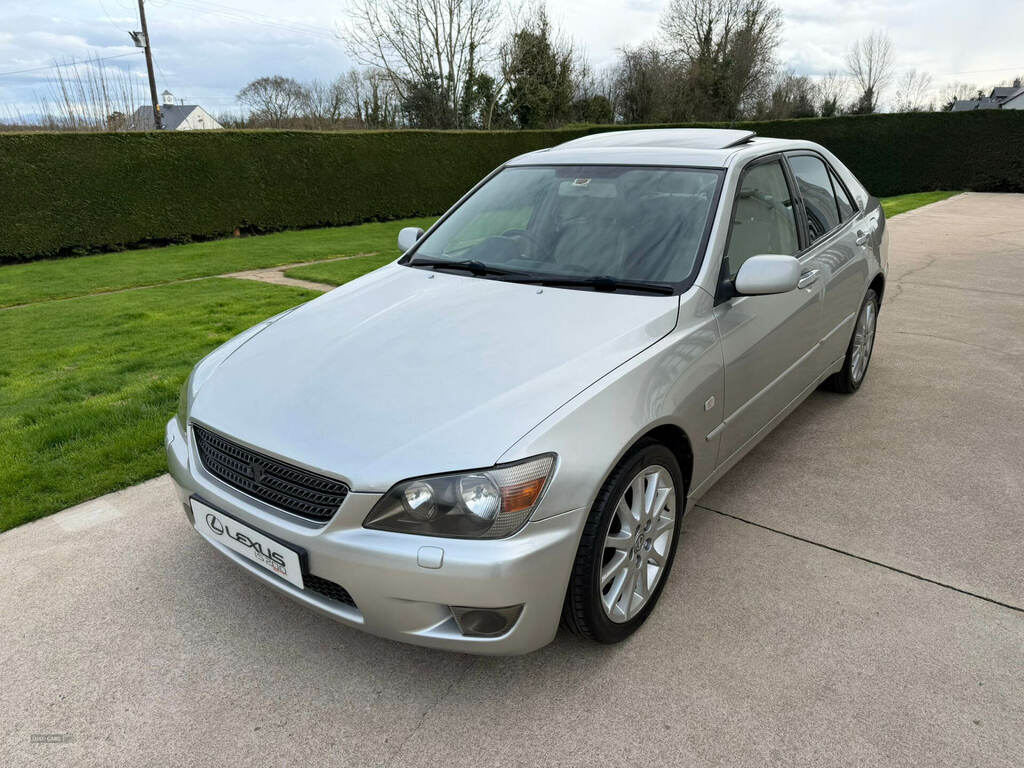 Lexus IS 200 2.0 Sport Silver