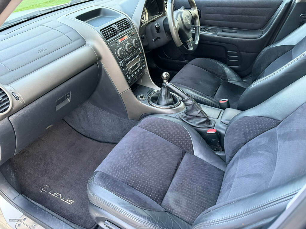 Lexus IS 200 2.0 Se Blue #24