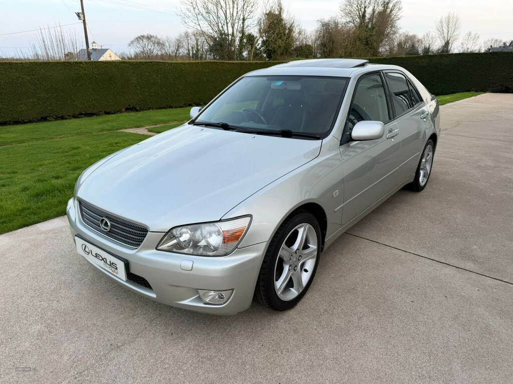 Lexus IS 200 2.0 Se Blue #8