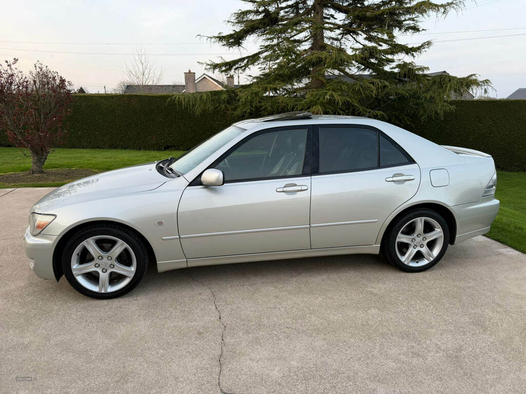 Lexus IS 200 2.0 Se Blue #9