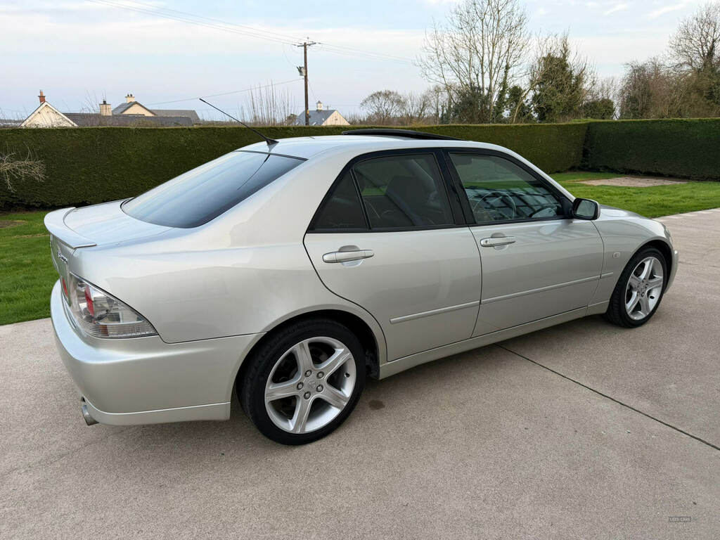 Lexus IS 200 2.0 Se Blue #10